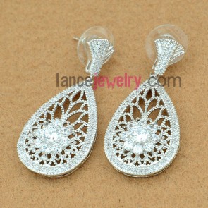 Elegant zirconia decorated pendnat drop earrings 