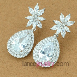 Elegant drop earrings with white color zirconia pendant