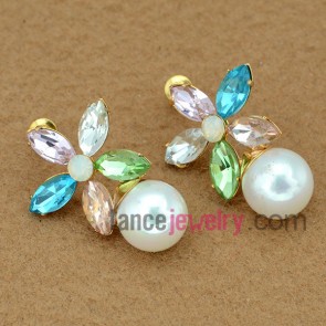Delicate pearl stud earrings decorated  with crystal