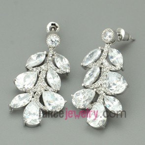 Fashion white color pendant chandelier earrings