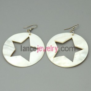 Round shape shell with pentagram hollow-out earrings