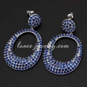 Elegant circular shape earrings decorated with shiny cubic zirconia