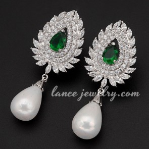 Charming drop earrings decorated with ABS pendants