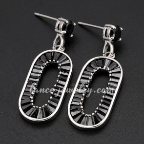Black cubic zirconia decoration earrings