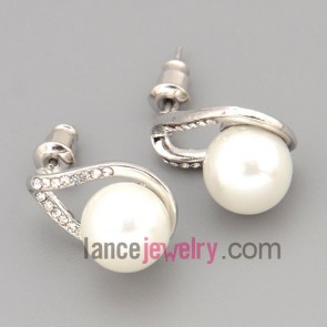 Elegant stud earrings with zinc alloy  decorated rhinestone and abs bead