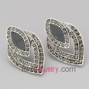 Trendy stud earrings with zinc alloy  decorated shiny rhinestone with special shape
