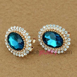 Gorgeous flower model stud earrings decorated with rhinestone & crystal