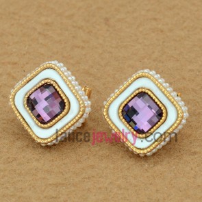 Shiny pearl & crystal decoration earrings 