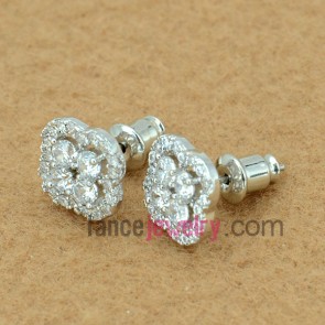Delicate stud earrings with copper alloy  decorated transparent cubic zirconia with small size flower