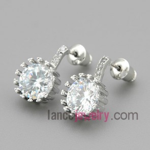Shiny round zircon studded earrings
