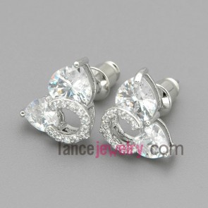 Symmetrical two heart zircons with  c frame studded earrings