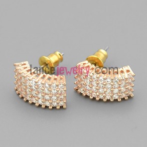 Rose gold arch shape studded earrings
