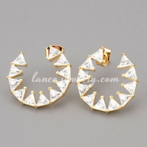 Mignon earrings with shiny cubic zirconia in the special shape