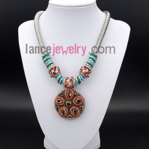 Unique rhinestone beads decorated necklace