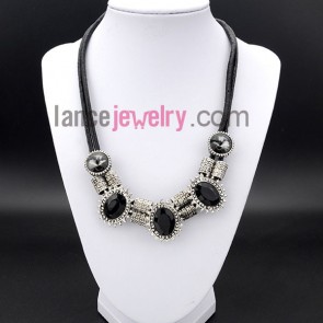 Classic dark color rhinestone beads decorated necklace