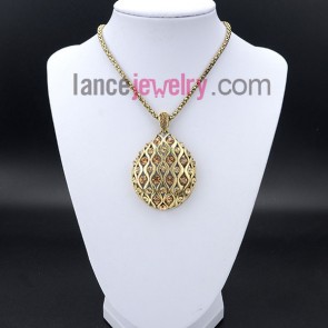 Popular necklace with big pendants
