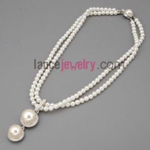 Trendy strand necklace decorated with platinum plating
