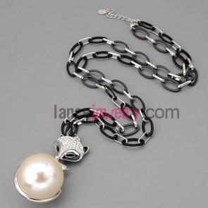 Cute necklace decorated with rhinestone animal model