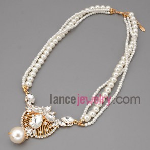 Gorgeous strand necklace decorated with rhinestone