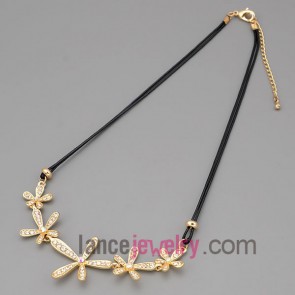Delicate zinc alloy necklace with rhinestone & flower model decoration