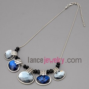 Lovely circular pendant necklace with crystal decoration