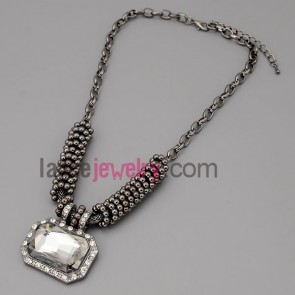 Cool crystal pendant decorated the zinc alloy chain necklace
