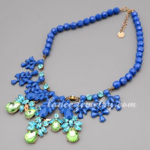 Elegant rhinestone & crystal decoration necklace