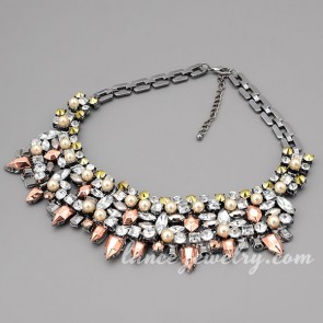 Cool plastic beads & shiny rhinestone decoration necklace
