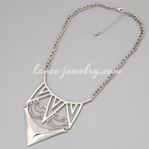 Cool zinc alloy necklace with special shape design