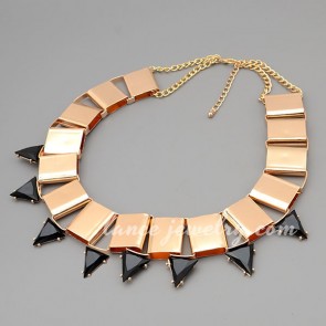 Gorgeous zinc alloy necklace decorated with kc plating
