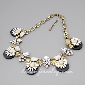 Special resin & crystal decoration zinc alloy necklace