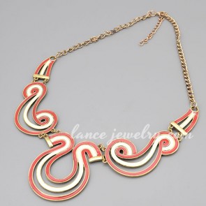 Simple zinc alloy necklace decorated with special shape