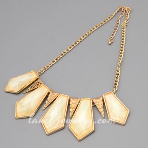 Classic necklace with acrylic & zinc alloy decoration 