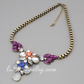Delicate necklace decorated with rhinestone & crystal pendant