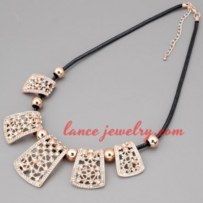 Charming necklace with black hide rope & zinc alloy pendant 