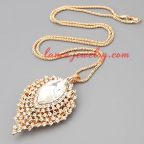 Elegant necklace with metal chain & drop pendant 