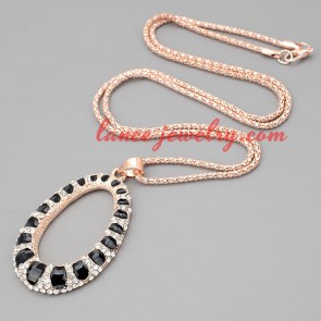 Nice necklace with metal chain & ring pendant 