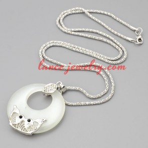 Elegant necklace with metal chain & ring pendant 