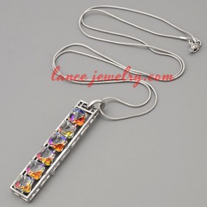 Dazzling necklace with metal chain & abacus pendant