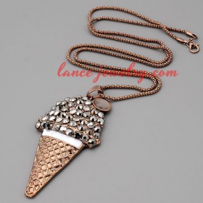 Cute necklace with metal chain & ice cream shape pendant 