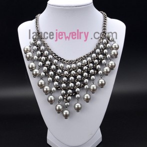 Cute different size imitation pearl decorated necklace