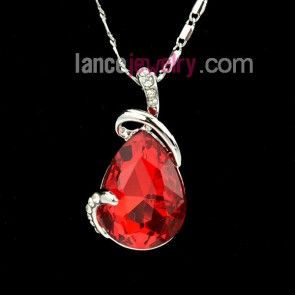 Gorgeous red color crystal pendant necklace