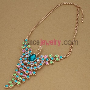 Fashion chain necklace decorated with flying peacock