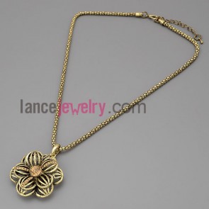Sweet necklace with gold metal chain & alloy ring decorate shiny rhinestone with cute flower pendant