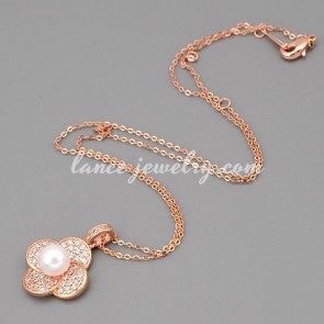 Charming necklace with metal chain &  cute flower pendant 