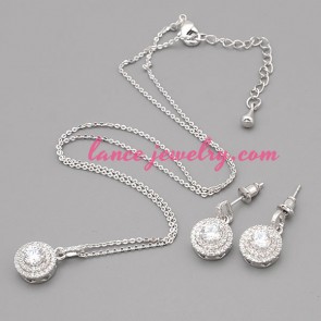 Fashion necklace set with metal chain and circle model 