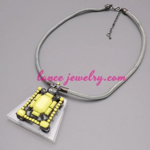 Special necklace with metal chain & liangt yellow pendant 