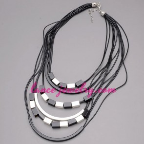 Shiny necklace with deep silver rope & many aluminum part