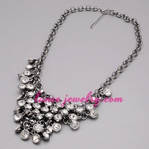Many same ABS beads pendant design necklace