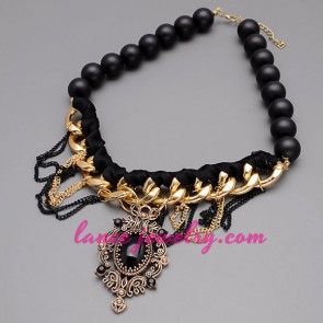 Cool necklace with black glass drill pendan decoration